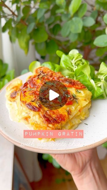 Pumpkin Gratin Recipe, Potatoes Gratin, Pumpkin Foods, Comte Cheese, Gratin Dish, Potato Gratin, Clean Diet, French Recipes, Small Pumpkins