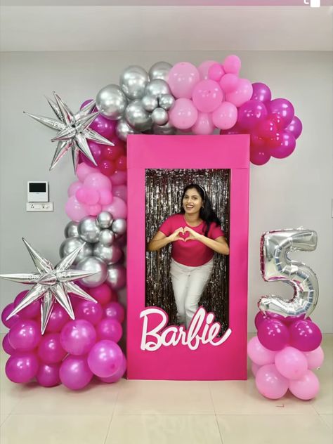 Barbie Garland, Barbie Theme Party Decoration, Theme Balloon Decoration, Barbie Decor, Barbie Decorations, Barbie Party Decorations, Party Decorations Balloons, How To Make Balloon, Barbie Theme Party