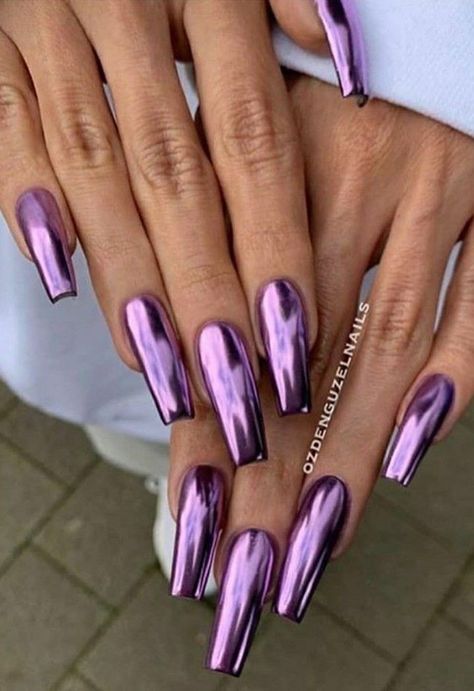 Aluminum Nail Design, Purple Metalic Nails Acrylic, Chrome Nails Long Square, Pink And Purple Chrome Nails, Long Chrome Acrylic Nails, Chrome Polish Nails, Lavender Chrome Nails Short, Dark Chrome Nails Designs, Matalic Nails Acrylic Silver