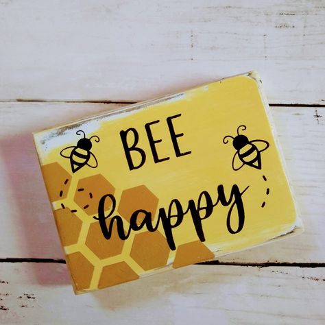 Cute Easy Paintings, Mini Toile, Journal Lettering, Bee Painting, Lettering Ideas, Small Canvas Paintings, Simple Canvas Paintings, Cute Canvas Paintings, Easy Canvas Art