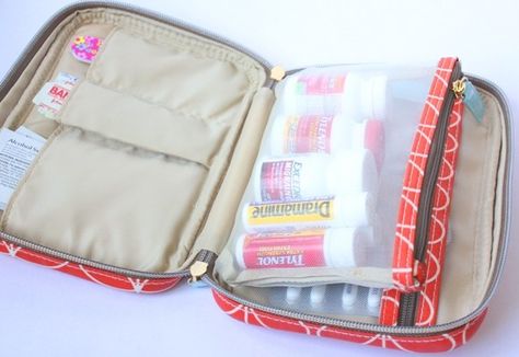 Traveling Pharmacy 6 Purse Medicine Organizer, How To Pack Meds For Travel, How To Pack Medicine For Travel, Purse Pharmacy, Packing Medications For Travel, Women Emergency Kit, Sewing Travel Accessories, Travel Medicine Kit, One Bag Travel