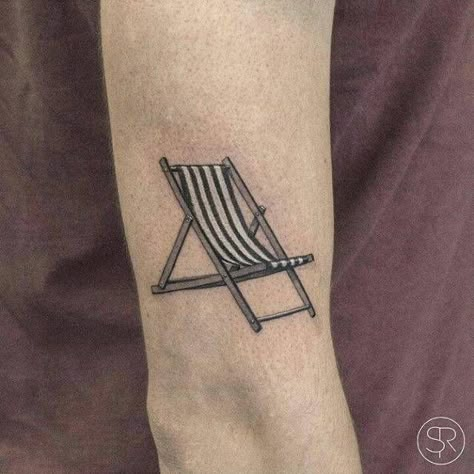 Beach Chair Tattoo, Black And Grey Rose Tattoo, Chair Tattoo, Le Tattoo, Tattoo Old School, Elbow Tattoos, Upper Arm Tattoos, Old Tattoos, Temporary Tattoo Designs