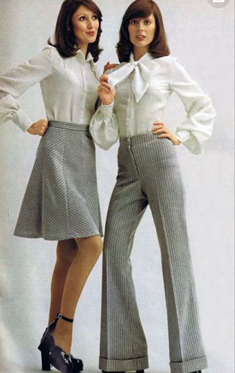 70s Office Fashion, 70s Office, Early 60s Fashion, 70s Women Fashion, Women In The Workplace, 60s 70s Fashion, 60s And 70s Fashion, Retro Looks, 70s Women