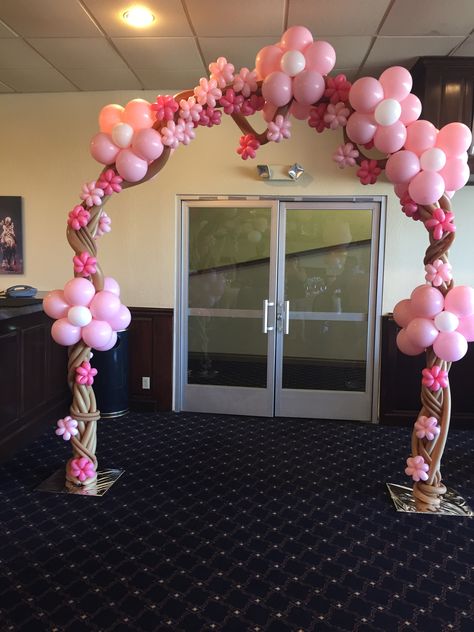 Cherry Blossom Balloon Arch, Cherry Blossom Birthday Theme, Hibachi Party, Cherry Blossom Party, Cherry Blossom Decor, Roof Decoration, Balloon Bouquet Diy, Balloon Tree, Japanese Birthday