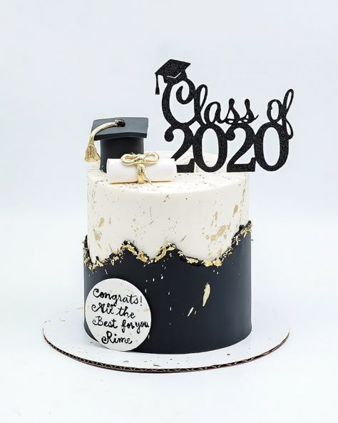 Simple Graduation Cakes, Congrats Cake, High School Graduation Cakes, Christmas Cake Decorating, Graduation Cake Designs, Graduation Treats, Grad Cake, Graduation Party Cake, Buttercream Cake Designs