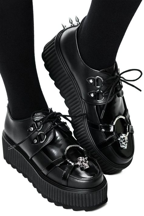 Follow your own path in the 'Skeleton' creepers; featuring a high-quality faux leather body, with a lace-up front and custom skull-ring statement to the toe. Small silver spikes to the back and complete with a 2" platform with an added ridged sole. Ready to rock with yer coven, nights out - or just doing day-to-day stuff out the coffin. Gothic Grunge Aesthetic, Neo Grunge, Skull Handbags, Chill Style, Outfit Boards, Mens Highlights, Alternative Shoes, Creepers Shoes, Hipster Grunge