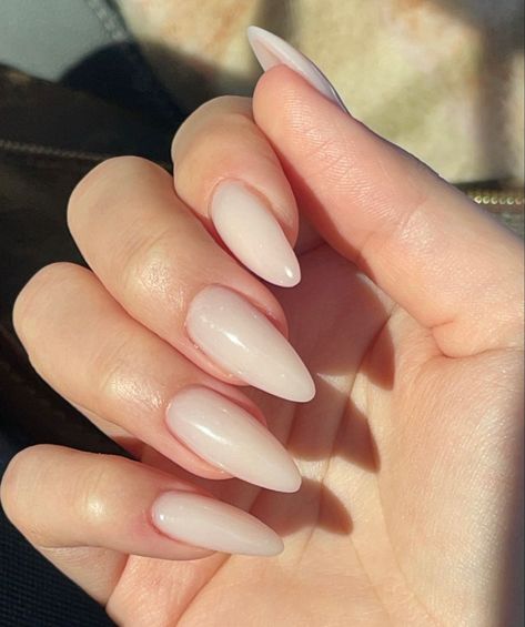 Fall Nails Almond Shape, Fall Nails Almond, Autumn Fall Nails, Nails Almond Shape, Nail Art Designs For Beginners, Easy Nail Art Designs, Almond Shape, Nails Almond, Design Nail