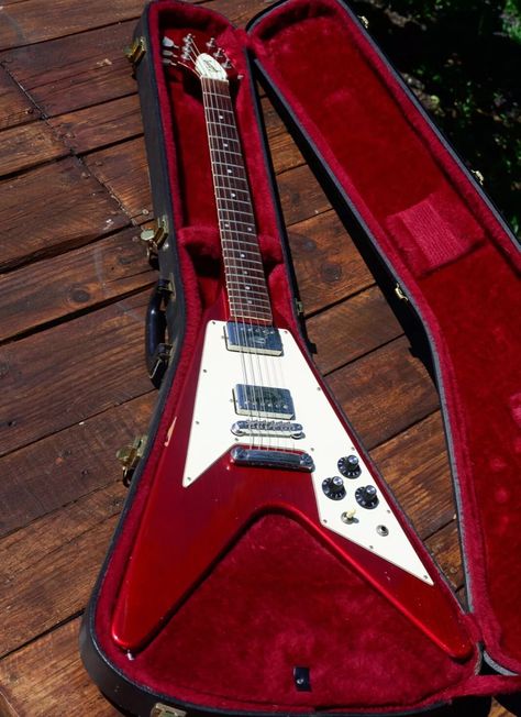 Gibson V Guitar, Gibson Explorer Guitar, V Guitar, Flying V Guitar, Custom Bass Guitar, Acoustic Guitar Photography, Gibson Flying V, Guitar Gibson, Electric Guitar Design