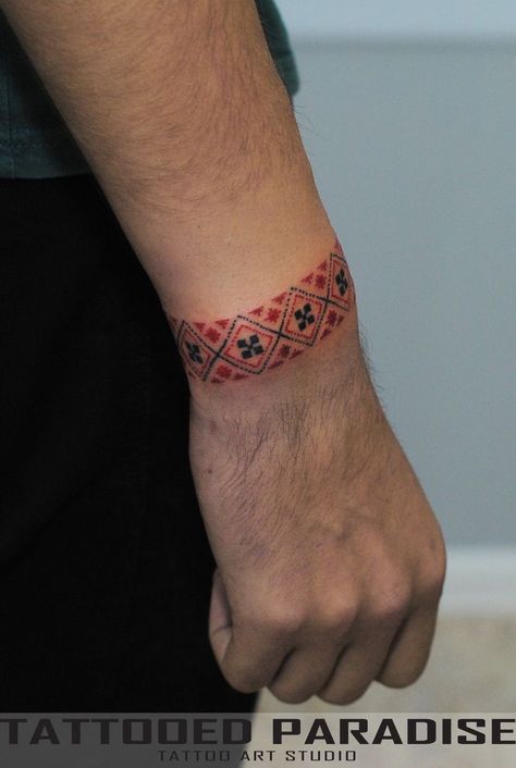 Ukrainian Embroidery Tattoo, Ukraine Tattoo Ideas, Traditional Ukrainian Tattoo, Ukraine Tattoo, Ukrainian Tattoo, Wrist Band Tattoo, Tato Tradisional, Wrist Bracelet Tattoo, Cuff Tattoo