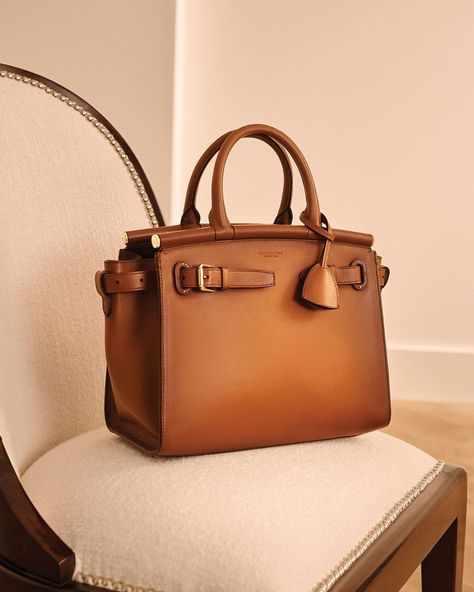 Ralph Lauren on Instagram: “Ralph Lauren’s personal travel bag inspired the sculptural silhouette of the Burnished Medium RL50 Handbag. With its curved topline and…” Rl50 Handbag, Ralph Lauren Purses, Ralph Lauren Handbags, Brown Leather Satchel, Ralph Lauren Bags, Ralph Lauren Style, Travel Handbags, Ralph Lauren Collection, Handle Bag