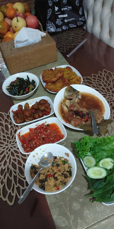 Pap Makan Dirumah, Snap Food, Food Is Fuel, Utility Pole, Food And Drink, Thailand, Drinks, Ethnic Recipes, Health