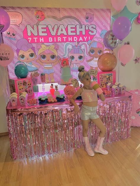 Lol Birthday Backdrop, Lol Doll Decorations Party, Lol Surprise Party Decorations, Lol Pool Party Ideas, Lol Surprise Theme Birthday Party Ideas, Lol Sleepover Party Ideas, Lol Doll Outfit, Diy Lol Birthday Decorations, Omg Doll Birthday Party