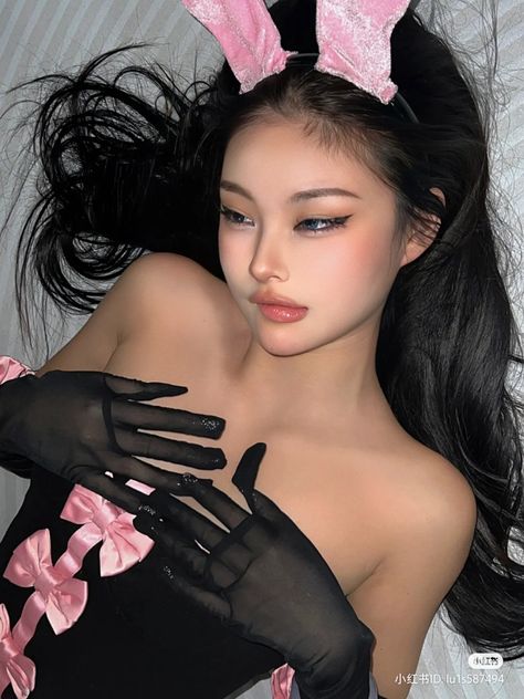 Poses Looking Up At Camera, Asian Baddie Makeup, Bunny Halloween Makeup, Bunny Makeup, Swag Girl Style, Vogue Beauty, Backless Prom Dresses, Aesthetic Indie, Bratz Doll