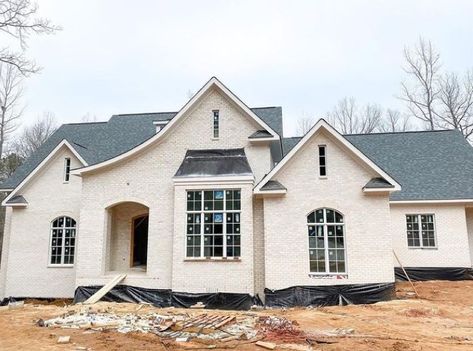 Georgia Classic Collection- Dover Bluff with Glacier White Mortar Dover White Brick Exterior, House Color Inspiration, New Build Exterior, Business Exterior, House Brick, Stone Exterior Houses, Brick Ideas, House Exterior Ideas, Dover White