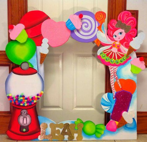 Candyland photo frame prop for pictures with guest's Candyland Photo Booth, Candy Theme Birthday Party, Willy Wonka Party, Candy Land Birthday Party, Candy Birthday Party, Candy Land Theme, Candyland Decorations, Candyland Birthday, Candy Theme