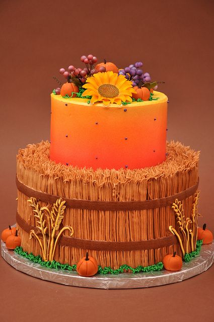 No Fondant Cakes, Fall Themed Cake Ideas, Fall Buttercream Cakes, Fun Fall Cake Ideas, Fall Theme Cake Decorating, Fall Festival Cake, Harvest Cake Decorating, Fall Birthday Cake Ideas, Thanksgiving Theme Cake Ideas