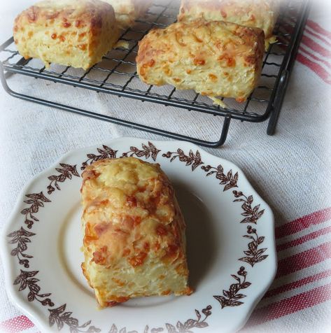 Three Ingredient Cheese Scones Breville Oven, Savory Scones Recipe, Halogen Oven Recipes, Scones Breakfast, Recipes Baked Goods, Halogen Oven, Tummy Tucker, Air Fryer Breakfast, Homemade Scones