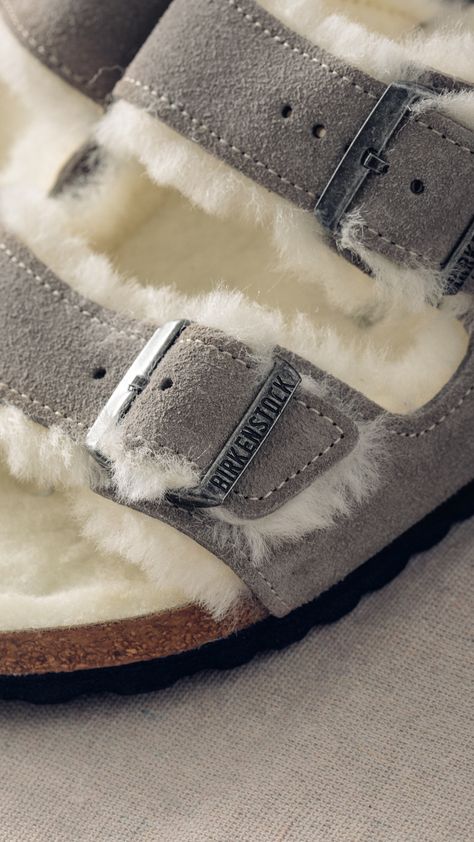 Fuzzy Birkenstocks, Birkenstock Stone, Birkenstock Shearling, Birkenstock White, Slippers Outfit, Birkenstock Clog, Shearling Slippers, Shoe Inspo, Mens Sandals