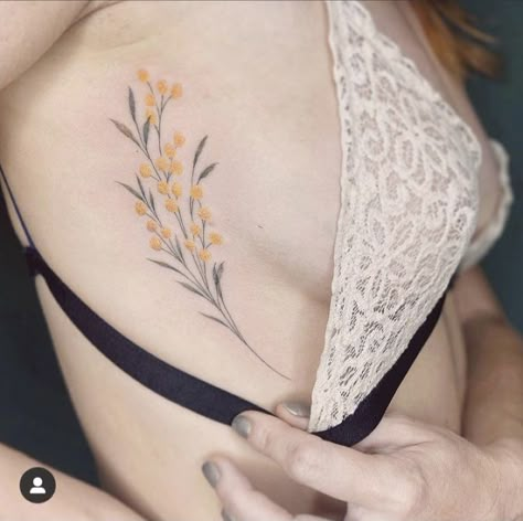 Tiny Flower Tattoo, Tattoo Symbolism, Tattoo Fixes, Tiny Flower Tattoos, Lost Loved Ones, Neck Tattoos Women, Bunny Tattoos, Tattoo People, Delicate Tattoo