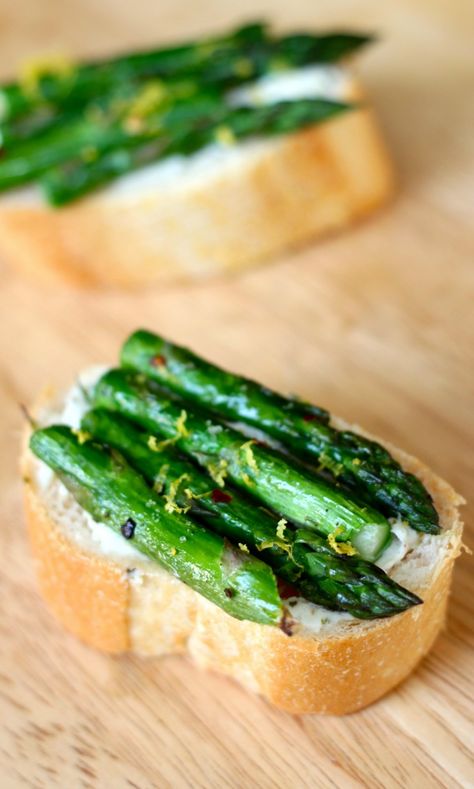 Asparagus and Goat Cheese Crostini Asparagus And Goat Cheese, Cheese Crostini, Goat Cheese Crostini, Cheese Log, Fresh Asparagus, Asparagus Recipe, Garlic Herb, Let's Celebrate, Goat Cheese