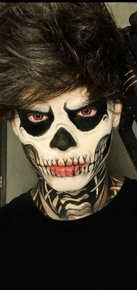 Guys Halloween Makeup, Guy Face, Teen Halloween, Soccer Socks, Fantasias Halloween, Male Face, Halloween Makeup, Face Paint, Body Art