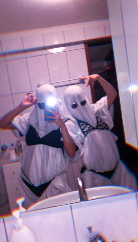 Ghost photoshoot in a bikini 👙👻 #bff #goals #bikinighost #bffgoals #aesthetic #friendship #friendshipgoals #summer #instagram Ghost In Bikinis Costume, Matching Ghost Face Costumes, Bff Photoshoot Poses Funny, Cute Halloween Pictures Friends, Matching Costumes For Friends, Bff Matching Costumes, Bff Matching Halloween Costumes, Best Friend Matching Costumes, Ghost Outfit Aesthetic