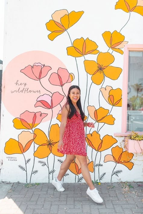 Pink San Diego photoshoot locations - Native Poppy flower shop San Diego - Karya Schanilec Photography - pink aesthetic San Diego, pink San Diego murals, colorful murals in San Diego, floral San Diego mural. Floral Mural On Building, Interactive Murals, Mural Outdoor, Flower Murals, Kitchen Mural, Mural Inspiration, Floral Wall Mural, Wall Murals Diy, Creative Wall Painting