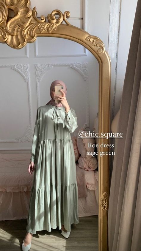 Hijau Sage Dress Hijab, Dress Sage Green Hijab, Sage Green Hijab, Green Hijab Outfit, Pose Ootd, Ootd Lebaran, Dress Lebaran, Green Hijab, Mint Outfit