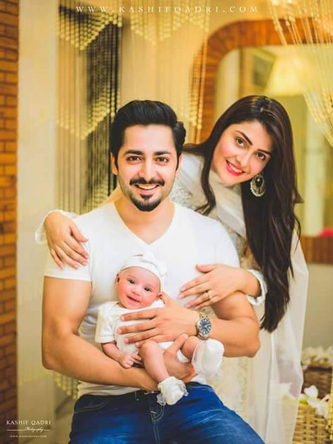 Ayeza Khan Wedding, Couple With Baby, Danish Taimoor, Family Photos With Baby, Mom Dad Baby, Baby Boy Pictures, Newborn Baby Photoshoot, Pakistani Celebrities, Wedding Couple Poses Photography