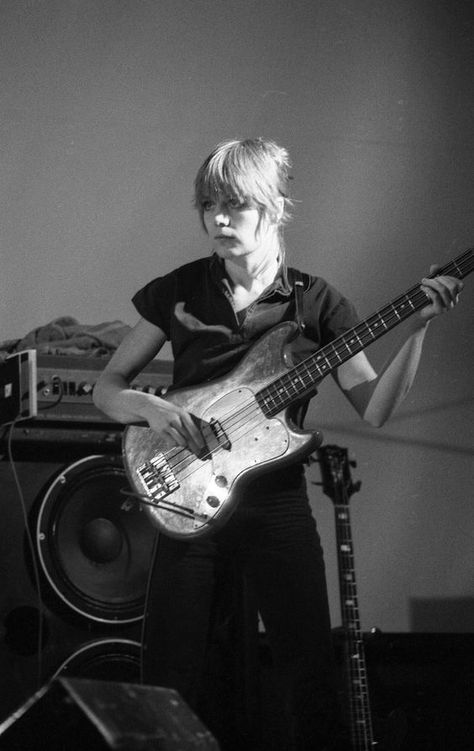 Tina Weymouth, Nyc Punk, Rock And Roll Girl, Brian Eno, David Byrne, Bass Players, Guitar Girl, Patti Smith, Talking Heads