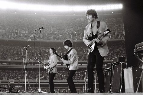 The Beatles Pioneer The Modern Stadium Rock Show At New York's Shea Stadium, On This Day In 1965 Beatles Shea Stadium, Beatles Concert, The Beatles Live, David Bowie Pictures, Shea Stadium, Beatles John, Rock N Roll Music, The Fab Four, Rock Concert