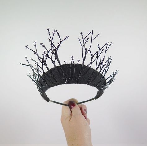 Handmade Crown Vampire Fashion, Handmade Crown, Crown Handmade, Headpiece Diy, Diy Crown, Dark Fairy, Maquillage Halloween, Halloween Kostüm, Halloween Disfraces