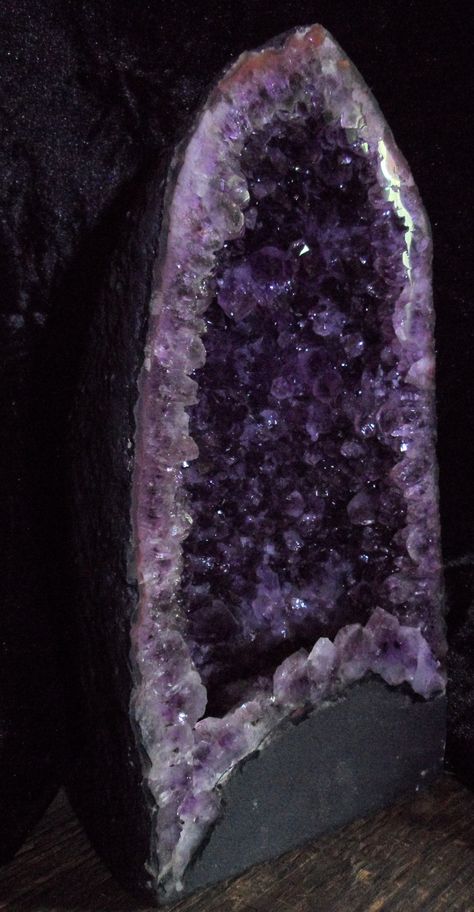 Amethyst Aesthetic, Crystals Healing Grids, Divine Feminine Spirituality, Crystal Aesthetic, Crystal Balls, Purple Gems, Mini Box, Pretty Rocks, Diy Crystals