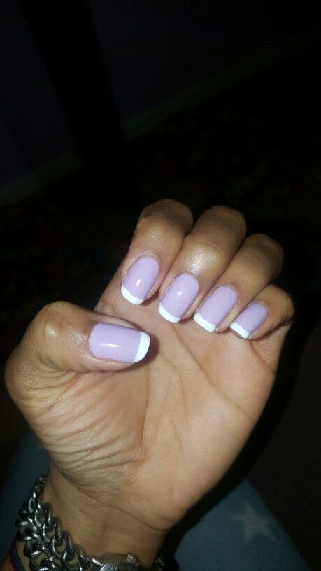 Simple elegant lilac and white French tip Lavender Nail Polish Design, Lilac And White French Tip Nails, Lilac And White Nails Design, Lavender Nails With White Tips, Purple With White Tips Nails, Lilac Nails With White Tips, Ombre Nails Purple Lavender Short, White Nails With Purple French Tip, Purple Nails With Silver Tips