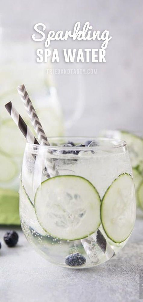 Sparkling Cucumber Blueberry Spa Water #WhatCanLemonWaterDoForYou #PuttingLemonInWaterBenefits #TheBenefitsOfHotLemonWater Spa Water Recipes, Basil Water, Blueberry Water, Lemon Water Health Benefits, Creek Water, Lemon Water Before Bed, Infused Waters, Lemon Juice Benefits, Water Health Benefits