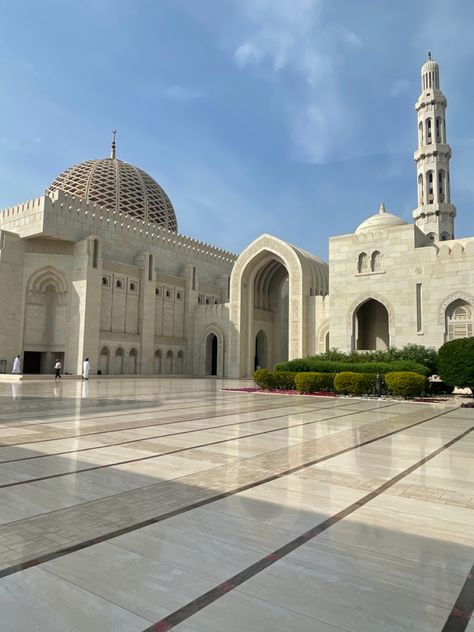 Sultan Qaboos Grand Mosque Sultan Qaboos Grand Mosque, Sultan Qaboos, Beautiful Mosques, Grand Mosque, Oman, Taj Mahal, Building, Travel, Quick Saves