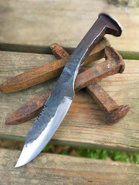 Blacksmith Knife, Messer Diy, Railroad Spike Knife, Forging Knives, Diy Knife, Hand Forged Knife, Blacksmith Projects, Railroad Spikes, Forged Knife