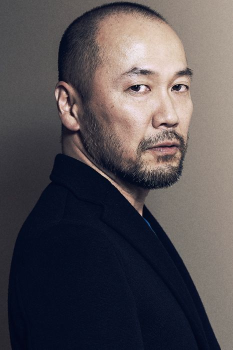 Takehiko Inoue, the artist behind my favorite manga "Vagabond." Celebrity photo by Laurent Koffel. Basketball Manga, Martial Arts Manga, Takehiko Inoue, Inoue Takehiko, Alluka Zoldyck, Vagabond Manga, Book Writer, Manga Artist, Japanese Men