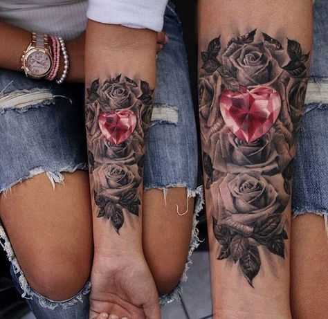 Flower diamond tattoo Jewel Tattoo, Couples Tattoo Designs, Diamond Tattoos, Matching Couple Tattoos, Geniale Tattoos, Full Sleeve Tattoos, Rose Tattoo Design, Tattoo Feminina, Sister Tattoos