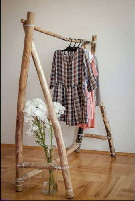 Koti Diy, Diy Clothes Rack, Clothing Racks, Clothes Hanging, Casual Decor, Boutique Decor, Southern Home, Household Furniture, Décor Diy