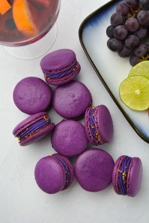 Sangria Macarons – Cake Design by Sheri Purple Macarons, Macaron Ideas, Macarons Cake, Macarons Recipe, Macaron Recipes, Macaron Flavors, Birthday Baking, Macaron Cookies, French Macaroons