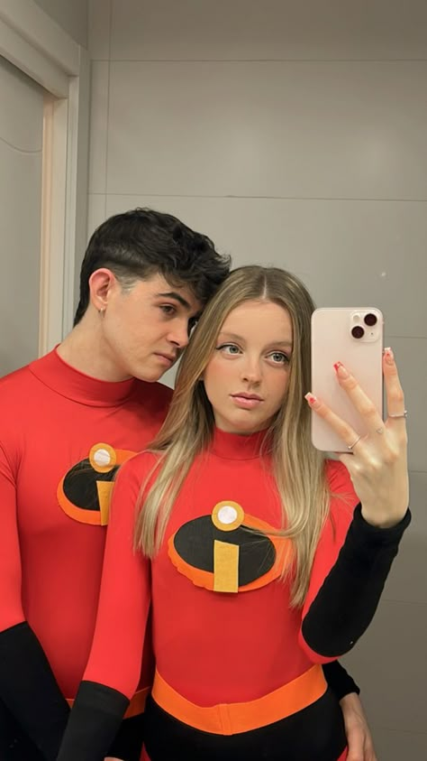 Mr And Mrs Incredible Costume, The Incredibles Costume, Incredibles Costume, Mrs Incredible, Orange Jello, Cute Couple Halloween, Halloween Parejas, Fantasia Disney, Pretty Halloween Costumes