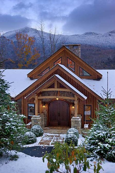 Luxurious Cabin, Timber Frame House, Mountain Cabins, Cabin Living, Timber Frame Homes, Log Cabin Homes, Timber House, Cabin In The Woods, Mountain Homes