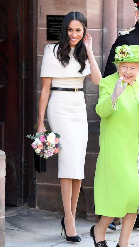 7 Royal-Family Fashion Trends I'm Skipping | Who What Wear Ducesa Kate, Meghan Markle Dress, Estilo Meghan Markle, Chester City, Meghan Style, Meghan Markle Outfits, Princess Meghan, Royal Family Fashion, Meghan Markle Style