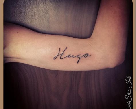 Hugo Name, Tatto Name, Name Tattoo Designs, Name Tattoo, Name Tattoos, Cute Cartoon Wallpapers, Ink Tattoo, Cartoon Wallpaper, Tattoo Quotes