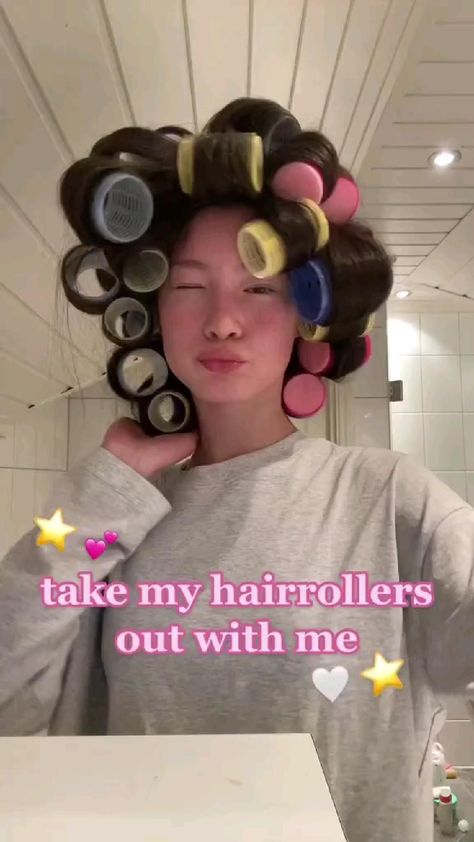 . Rollers For Long Hair, Best Hair Rollers, Large Hair Rollers, Hair Rollers Tutorial, Big Hair Rollers, Hair Curlers Rollers, Hair Roller, Hair Tips Video, Blowout Hair