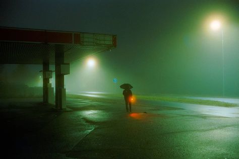 Janne Enberg on Instagram: “Last year I used to wake up really early to photograph foggy nights before going to work - Kodak Portra 400 #35mm” Film Photography Night, Salsa Photography, Portra 400 35mm, Cinestill 800t, Photography Night, Analog Photography, Film Inspiration, Photography Film, Kodak Portra