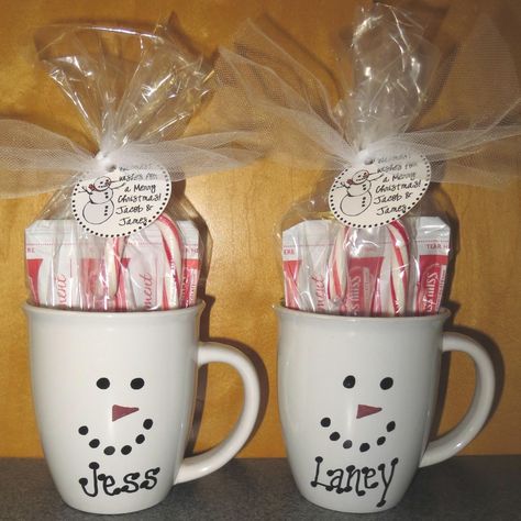 Room Mom Extraordinaire: Hot Chocolate Kits with Mugs Hot Cocoa Mugs Diy, Christmas Mug Gift Ideas For Kids, Cricut Hot Chocolate Mug, Hot Chocolate In A Mug Gift Ideas, Hot Cocoa Gifts For Students, Coffee Mug Gift Ideas Filled Diy Christmas, Hot Chocolate Gifts For Kids, Hot Chocolate Mug Gift Ideas, Hot Chocolate Kits