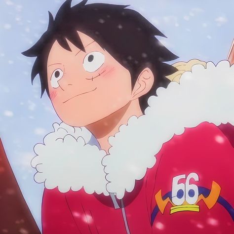 Luffy Holding His Hat, Luffy Curly Hair, One Piece Smile, Bleach Matching Icons, One Piece Christmas, Luffy Straw Hat, Piece Icons, Snk Cosplay, Luffy Gear 5