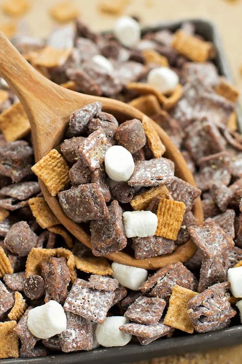 Puppy Chow Snack, Puppy Chow Cookies, Chex Mix Recipes Original, Puppy Chow Chex Mix Recipe, Chex Mix Puppy Chow, Puppy Chow Recipes, Snack Mixes, Chex Mix Recipes, Chocolate Marshmallow